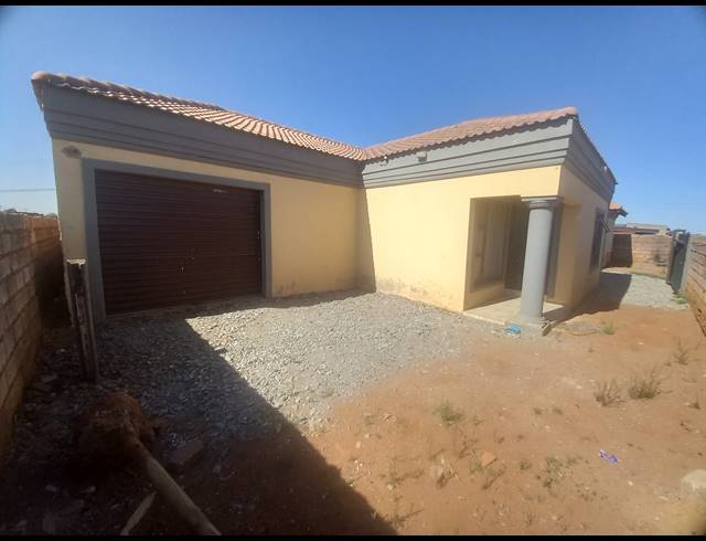 3 BEDROOM HOUSE FOR SALE IN TSAKANE